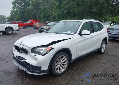 2015 BMW X1 xDrive28I из США, поврежденный, VIN WBAVL1C55FVY31402
